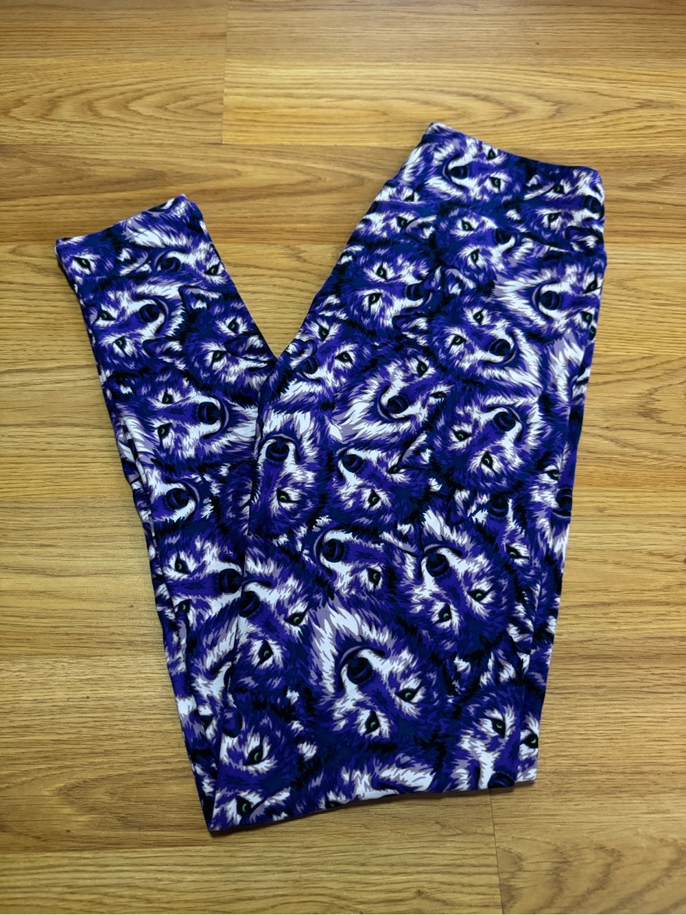 LuLaRoe Purple Wolf Print Leggings